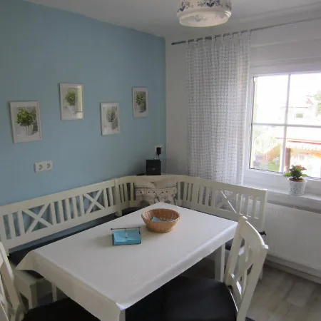Ferienwohnung Bienwald Mit Pool Fuer 4 - 6 Personen Mit 3 Schlafzimmern Grobitz Buitenkant foto