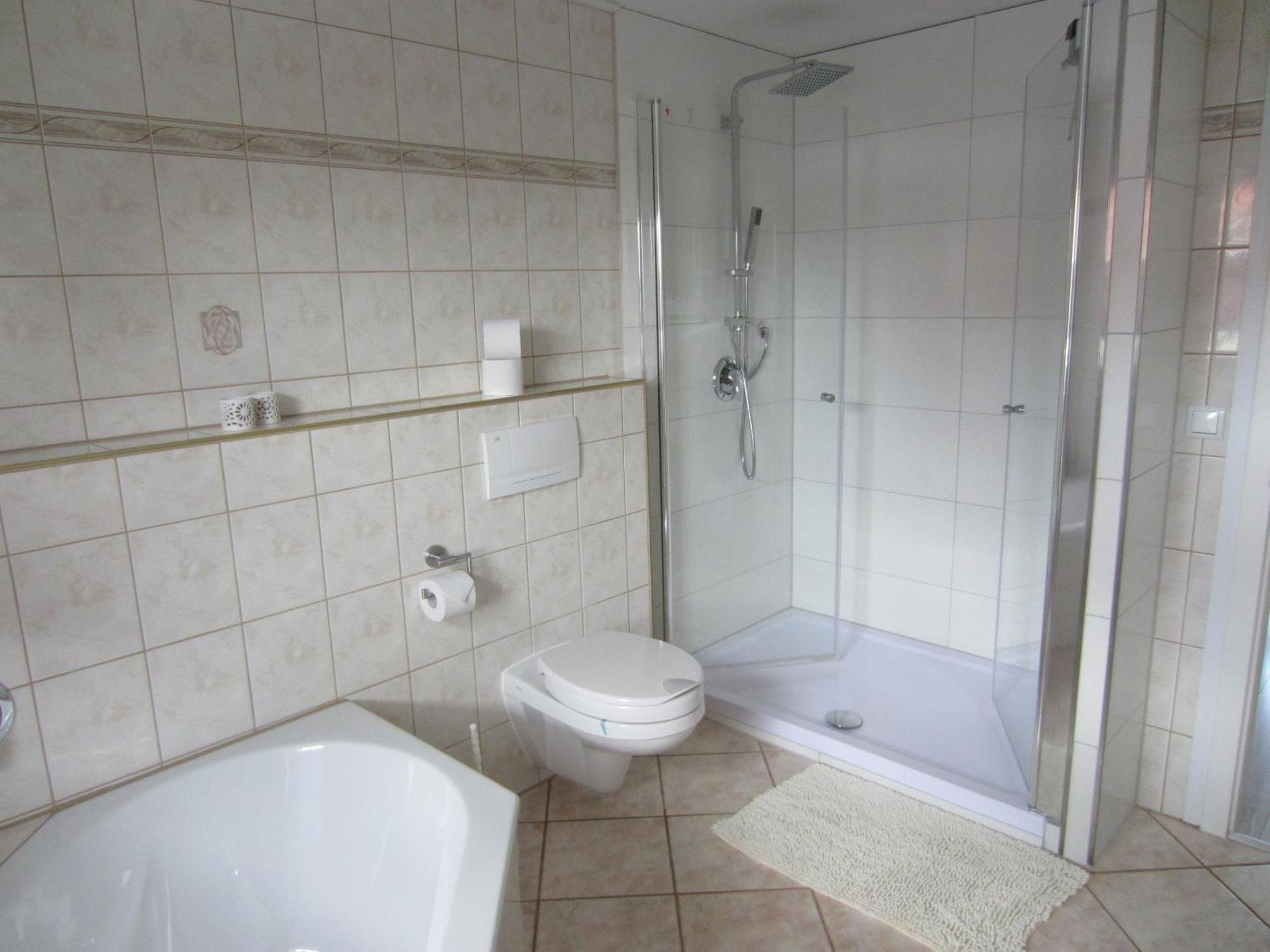 Apartment Ferienwohnung Bienwald Mit Pool Fuer 4 - 6 Personen Mit 3 Schlafzimmern